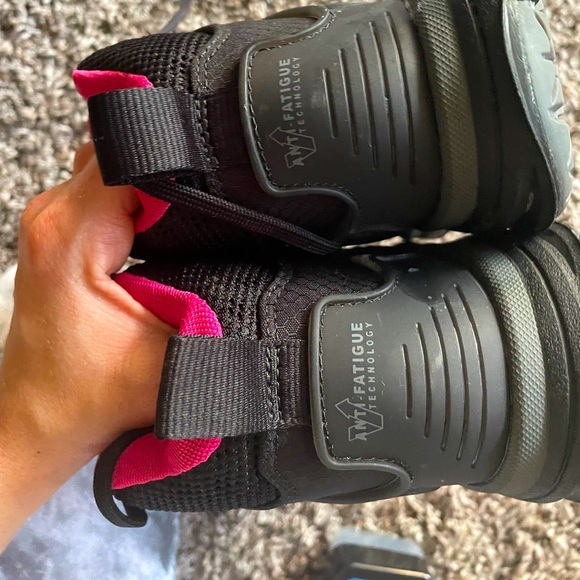 Steel Toe- Womens’ Timbs. So comfy and protective for your ankles NEW IN BOX - Picture 2 of 3